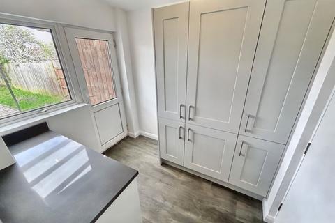 3 bedroom semi-detached house for sale, Stella Hall Drive, Blaydon, Blaydon-on-Tyne, Tyne and wear, NE21 4LB