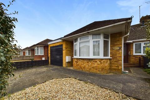 2 bedroom bungalow for sale, Horsbere Road, Hucclecote, Gloucester, Gloucestershire, GL3