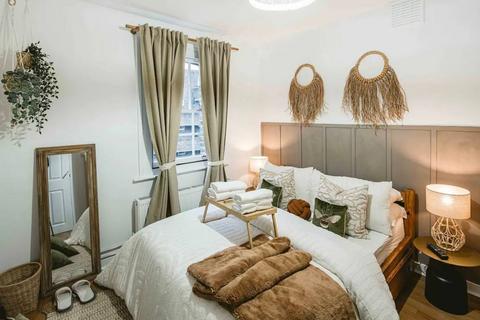 1 bedroom flat to rent, Myddelton Square, London EC1R
