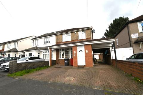 3 bedroom end of terrace house for sale, Whiteford Road, Slough, Berkshire, SL2