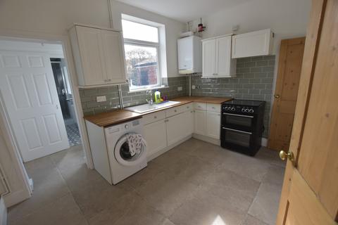 2 bedroom terraced house to rent, Old Road, Stone, ST15