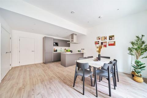 3 bedroom apartment to rent, Refinery House, Beckton E16