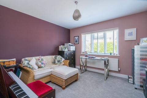 33 Howard Road, Seer Green, Beaconsfield, HP9 2XT