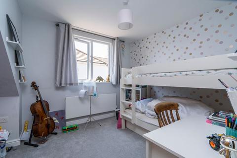 33 Howard Road, Seer Green, Beaconsfield, HP9 2XT