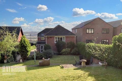 4 bedroom detached house for sale, New Road, Staincross