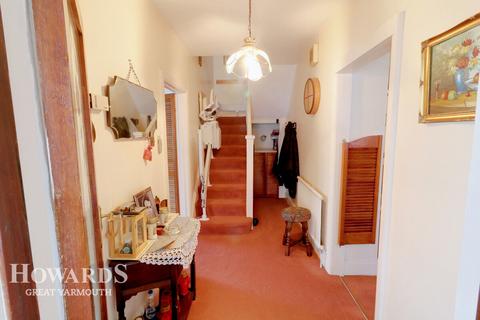 3 bedroom semi-detached house for sale, Collingwood Road, Great Yarmouth