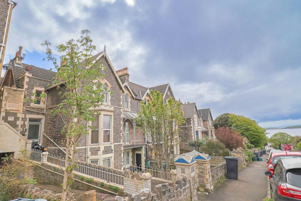 Highbury Road, Weston-super-Mare 2 bed flat - £142,000