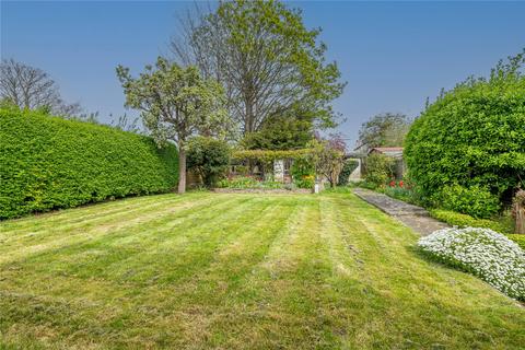 4 bedroom detached house for sale, Cumberland Avenue, Southend-on-Sea, Essex, SS2