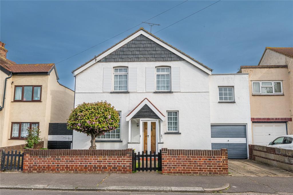 Cumberland Avenue, SouthendonSea... 4 bed detached house for sale £