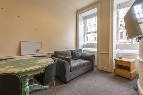 4 bedroom flat to rent, 0514L – High Street, Edinburgh, EH1 1TB