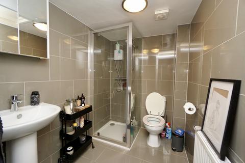 1 bedroom in a flat share to rent, 230 Seven Sisters Road, London N4