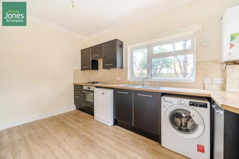 2 bedroom flat to rent, Farncombe Road, East Worthing, West Sussex, BN11