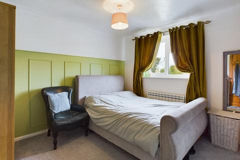 16 Booth Close, Pattishall, Towcester, NN12 8JP