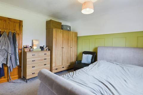 16 Booth Close, Pattishall, Towcester, NN12 8JP