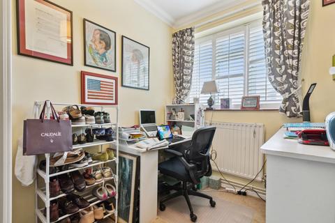 3 bedroom apartment for sale, Abbott House, Nightingale Lane, London, SW12