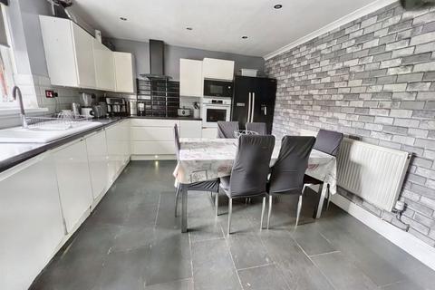 3 bedroom terraced house for sale, Thornton Terrace, Palmersville, Newcastle upon Tyne, Tyne and Wear, NE12 9QH