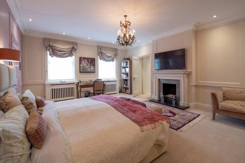 7 bedroom detached house to rent, Greenaway Gardens, London, NW3