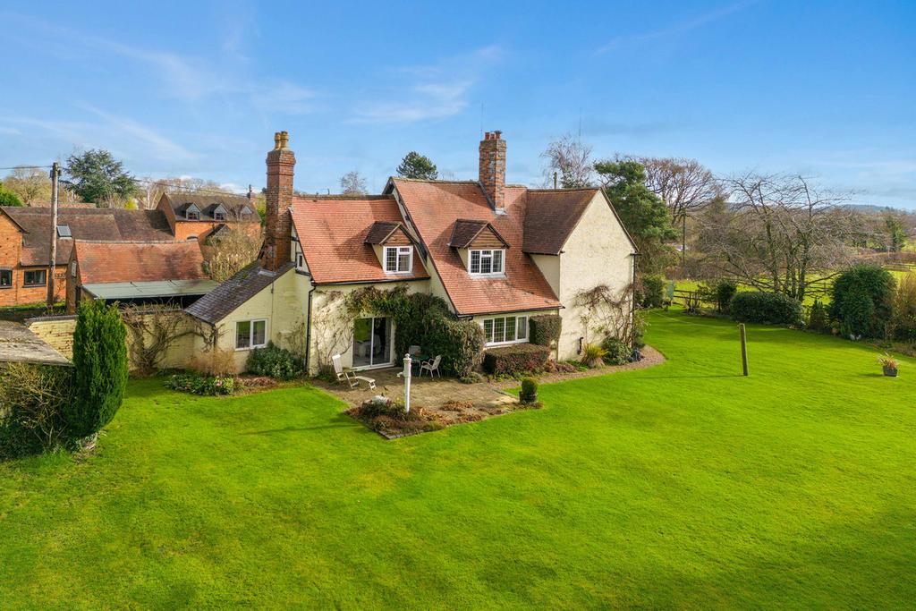 Crown Lane Wychbold Droitwich Spa... 4 bed detached house for sale £