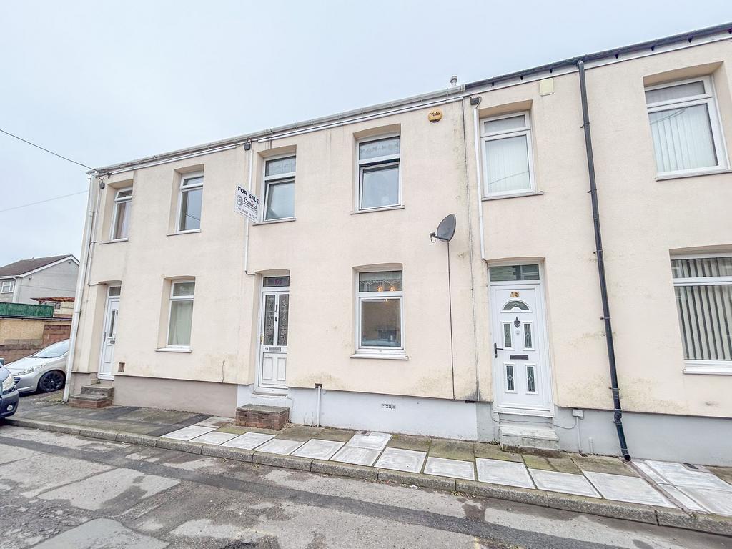 Commercial Street, Griffithstown, NP4 3 bed terraced house for sale £