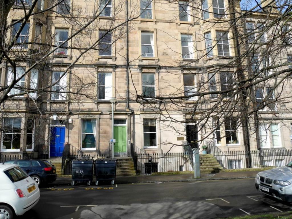 Edinburgh - 4 bedroom flat to rent