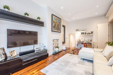 3 bedroom flat for sale, Westbere Road, West Hampstead, London, NW2