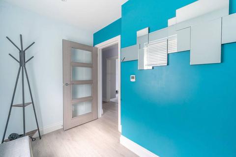 Flat 1, Phoenix House, 68 Greenhill Way, Harrow, HA1 1LE