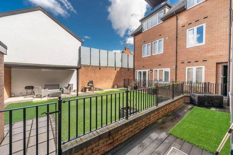 Flat 1, Phoenix House, 68 Greenhill Way, Harrow, HA1 1LE