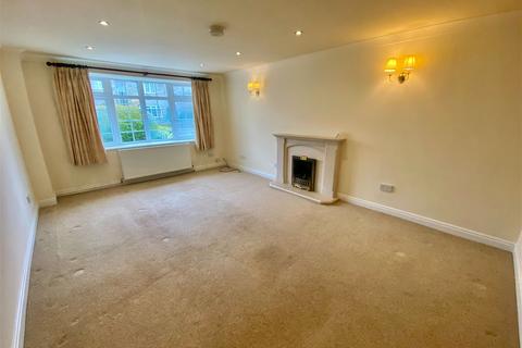 10 Dewar Close, Collingham, Wetherby, LS22 5JR