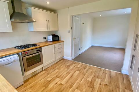 10 Dewar Close, Collingham, Wetherby, LS22 5JR