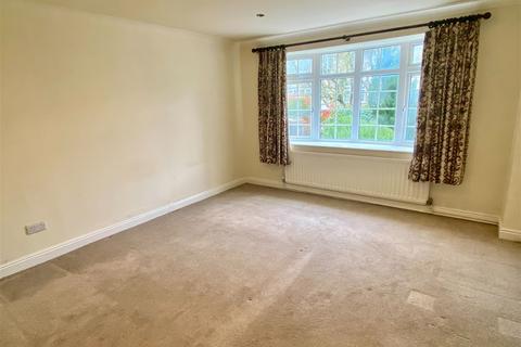 10 Dewar Close, Collingham, Wetherby, LS22 5JR