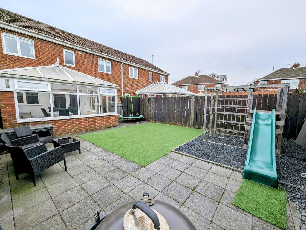 Duchess Crescent East, Jarrow, NE32 4 bed semidetached house for sale £280,000