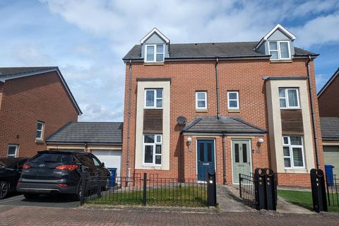 3 bedroom townhouse for sale, Cherry Tree Walk, South Shields, NE34