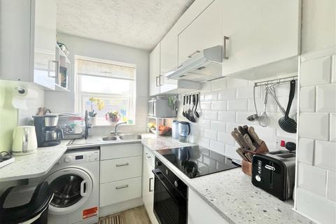 2 bedroom flat for sale, Preston Down Road, Paignton