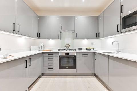 2 bedroom flat for sale, Cornwall Gardens, South Kensington, London, SW7