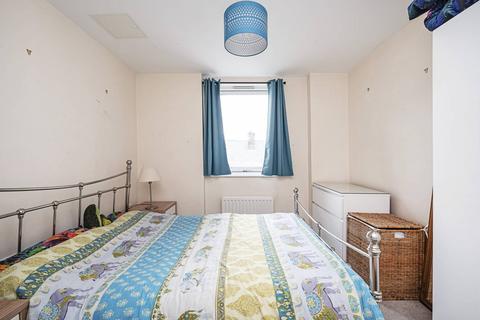 2 bedroom flat for sale, Southwold Road, Clapton, London, E5