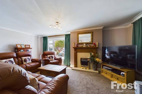 3 bedroom bungalow for sale, Hithermoor Road, Staines-upon-Thames, Surrey, TW19
