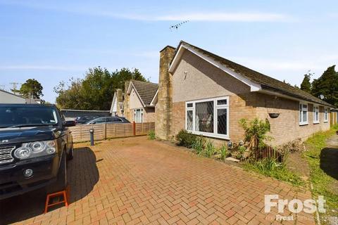 3 bedroom bungalow for sale, Hithermoor Road, Staines-upon-Thames, Surrey, TW19