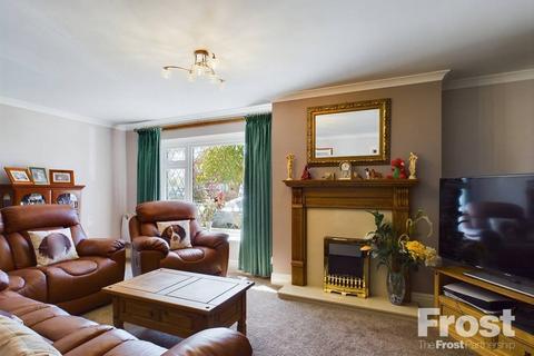 3 bedroom bungalow for sale, Hithermoor Road, Staines-upon-Thames, Surrey, TW19