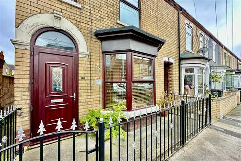 3 bedroom end of terrace house for sale, Faraday Street, Hull HU9