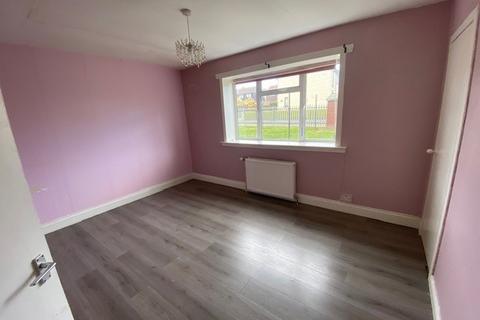 2 bedroom flat to rent, St Ninians Terrace, Dundee, DD3