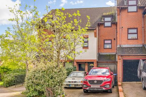 95 Carvers Croft, Woolmer Green, Knebworth, SG3 6LX