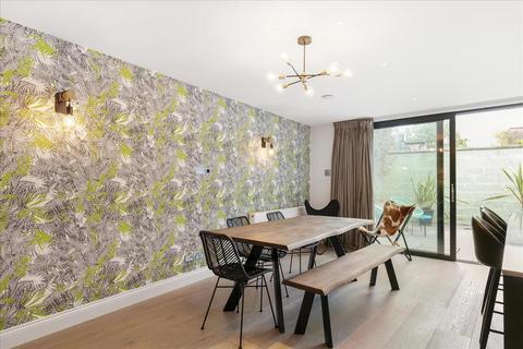 2 bedroom apartment for sale, Fulham Palace Road, Hammersmith, London, W6