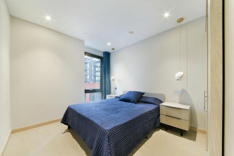 2 bedroom flat for sale, Legacy Building, Embassy Gardens, SW11