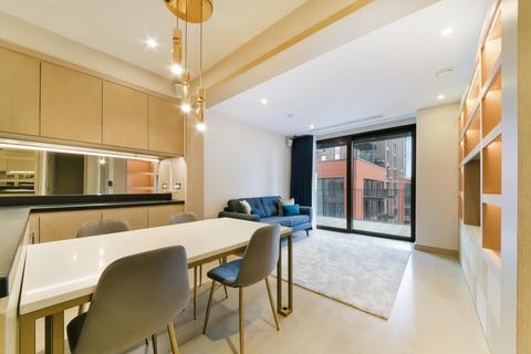 2 bedroom flat for sale, Legacy Building, Embassy Gardens, SW11