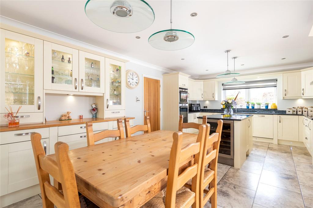 Kitchen/Breakfast Rm