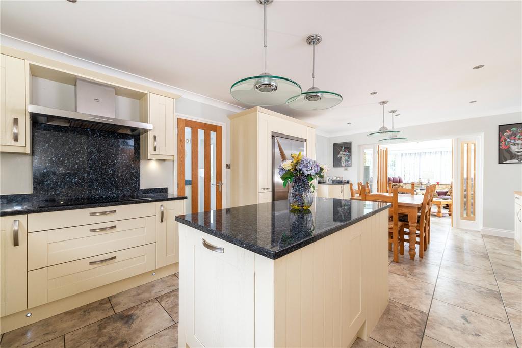 Kitchen/Breakfast Rm