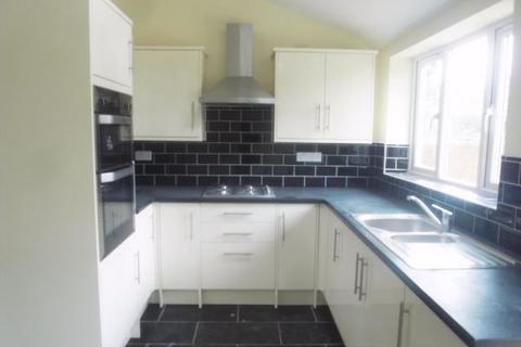 4 bedroom detached house to rent, North Road, Wellington, Telford, Shropshire, TF1