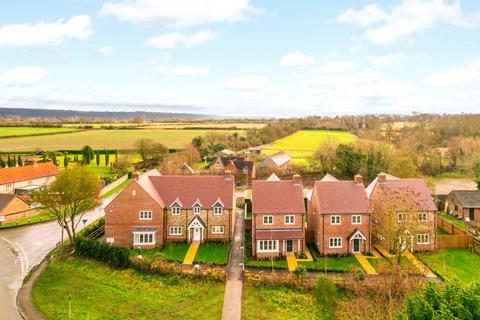 4 bedroom detached house for sale, Chinnor Road, Bledlow, Buckinghamshire, HP27