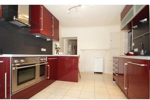 2 bedroom end of terrace house to rent, Whitstable Road, Canterbury