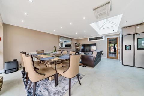 122 Beverley Way, London, SW20 0AQ
